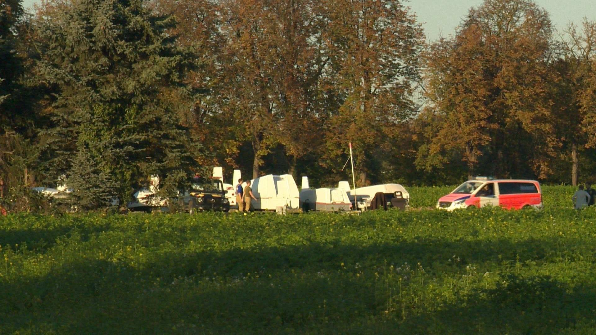 Ein Segelflugzeug ist auf einem Feld in Kamen – unmittelbar vor der Landebahn – abgestürzt