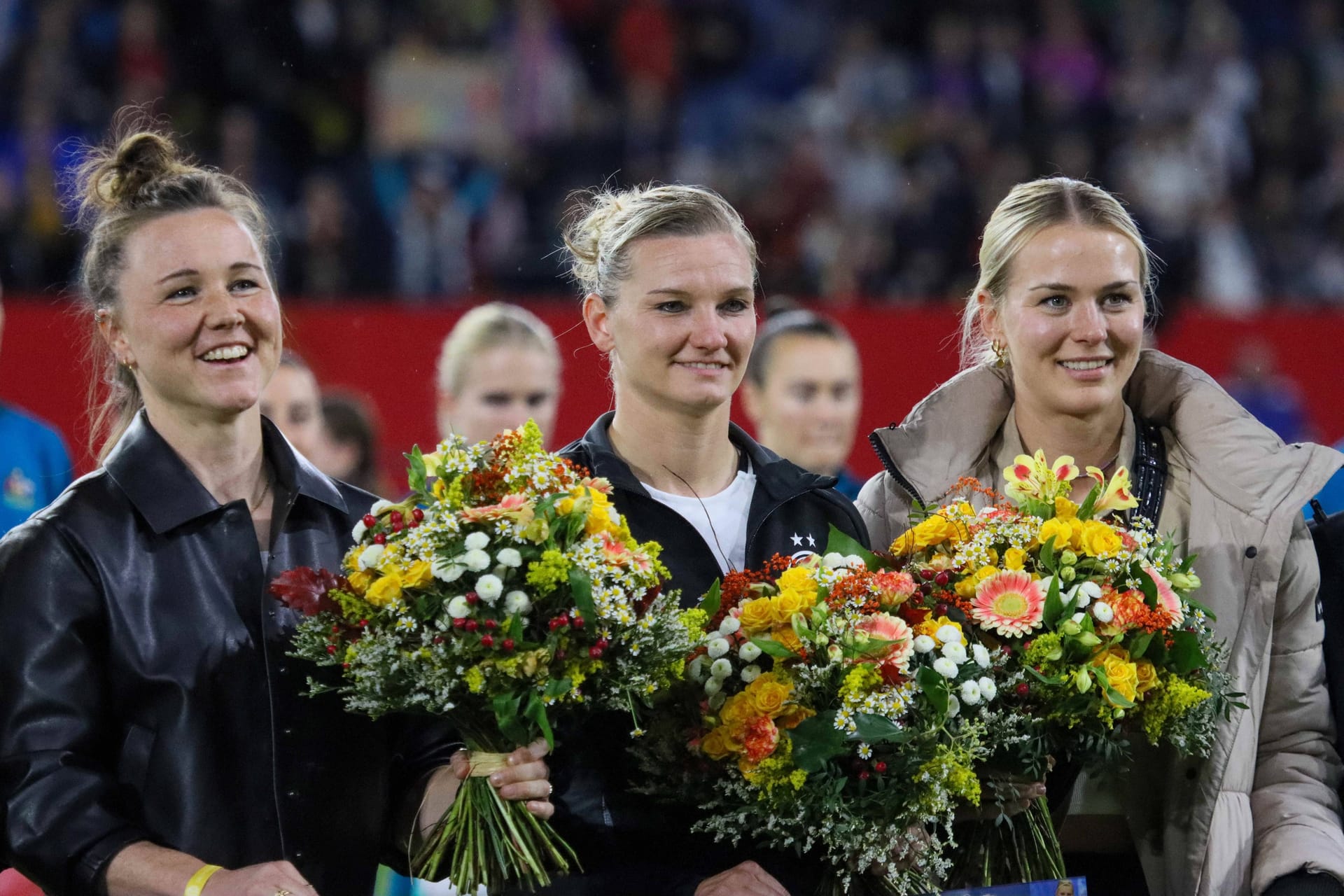 Marina Hegering, Alexandra Popp und Merle Frohms (v. l. n. r.): Sie alle waren vor Wochen aus der deutschen Frauen-Nationalmannschaft zurückgetreten.