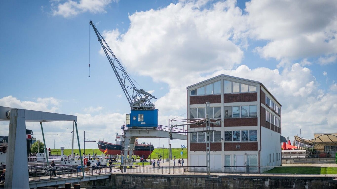 Blick auf den ehemaligen Getreidespeicher von Segelken und Zachar am Alten Hafen: Er wird zu einer Erlebnis-Gastronomie umgebaut.