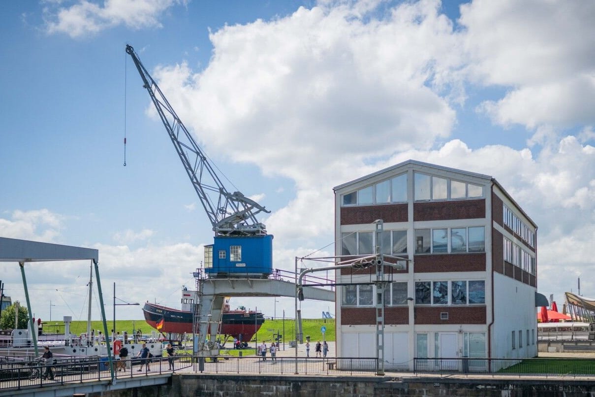 Blick auf den ehemaligen Getreidespeicher von Segelken und Zachar am Alten Hafen: Er wird zu einer Erlebnis-Gastronomie umgebaut.