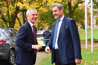 Jens Stoltenberg (l.) und Markus Söder: Erstmals wird die Sicherheitskonferenz Anfang 2026 unter der Leitung des ehemaligen Nato-Generalsekretärs stattfinden.