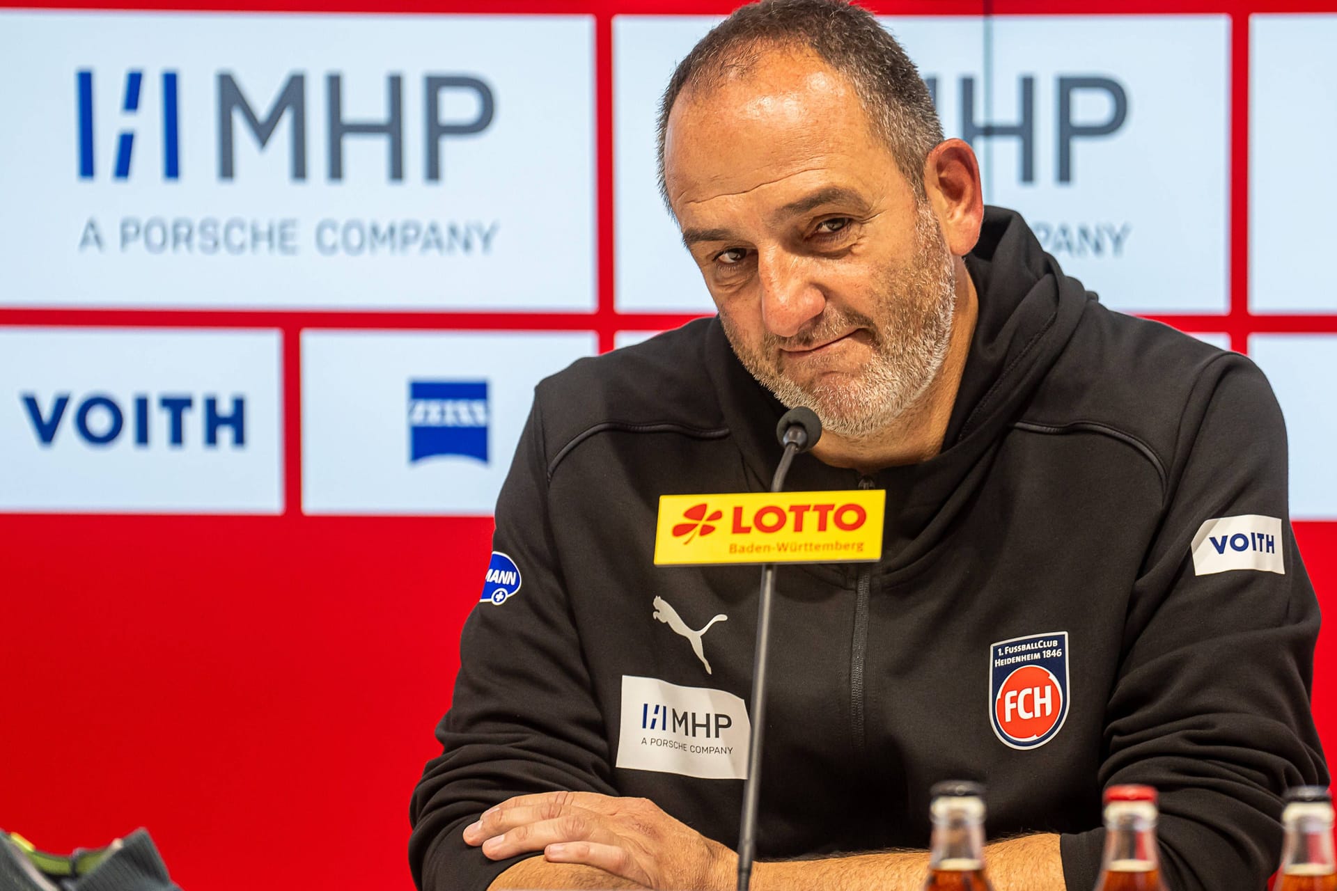 Frank Schmidt: Der Heidenheimer Trainer hätte sich etwas mehr Feuer von der Tribüne gewünscht.