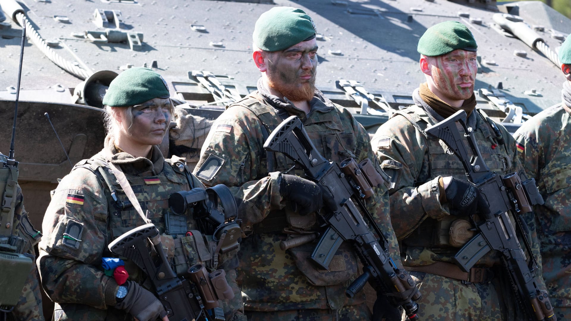 Bundeswehrsoldaten: Deutschland geht die "Zeitenwende" zaghaft an.