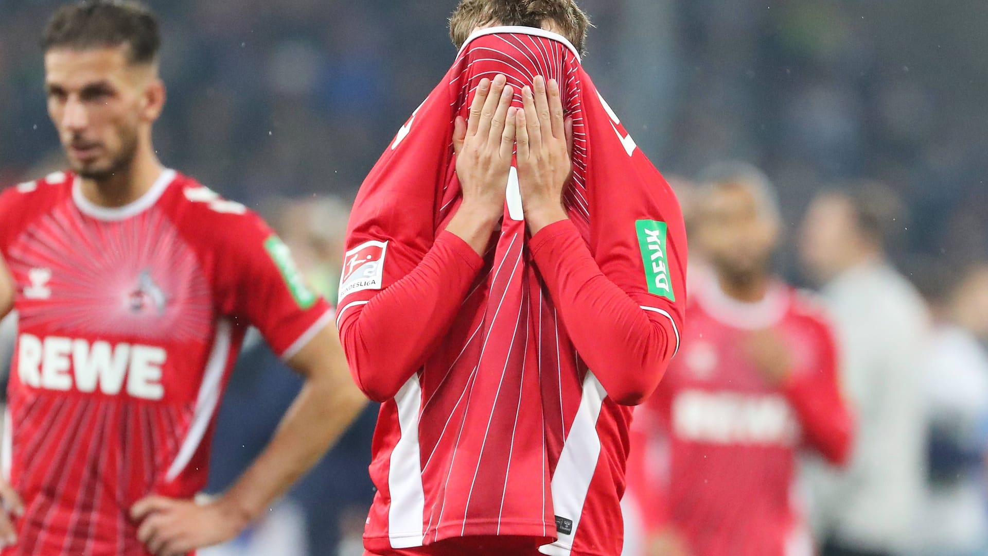 Große Enttäuschung: Luca Waldschmidt nach der bitteren Pleite des 1. FC Köln in Darmstadt.