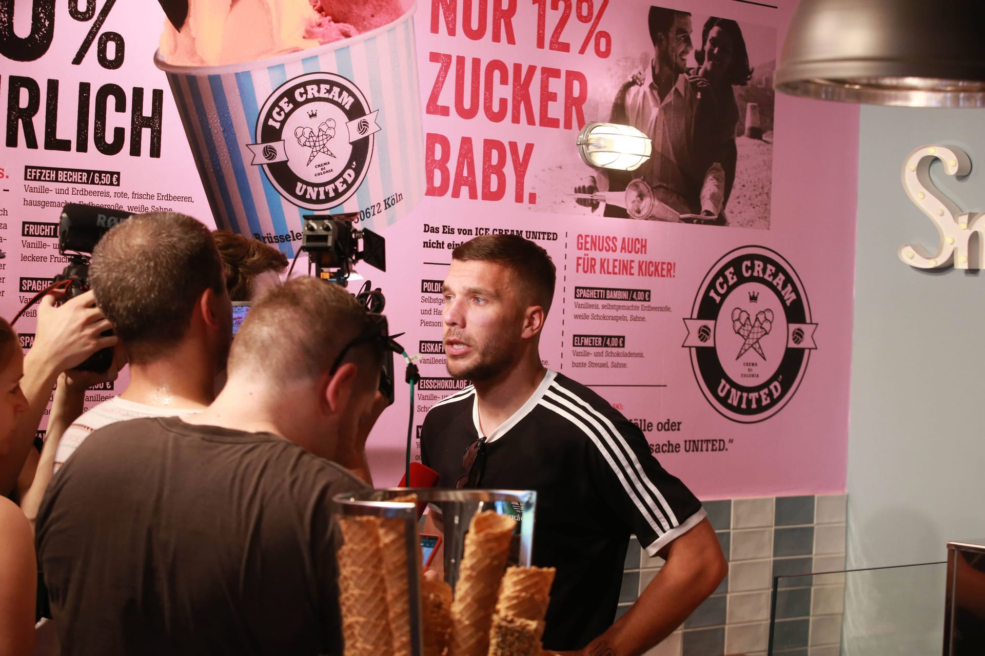 Im Sommer 2017 beginnt Podolski mit seiner zweiten Karriere. Im Juni eröffnet er in Köln die Eisdiele "Ice Cream United" in Köln. Ein Jahr später folgt mit "Mangal Döner" eine eigene Döner-Kette.