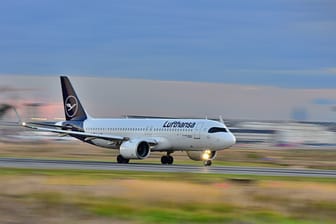 Lufthansa-Maschine landet in Frankfurt. (Symbolfoto)