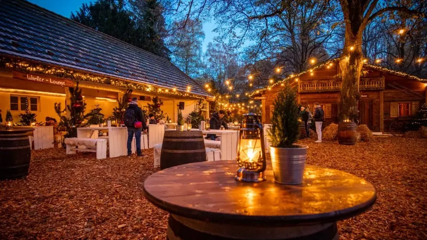 Schon Anfang November startet der beliebte Weihnachtsmarkt im Stadtpark.