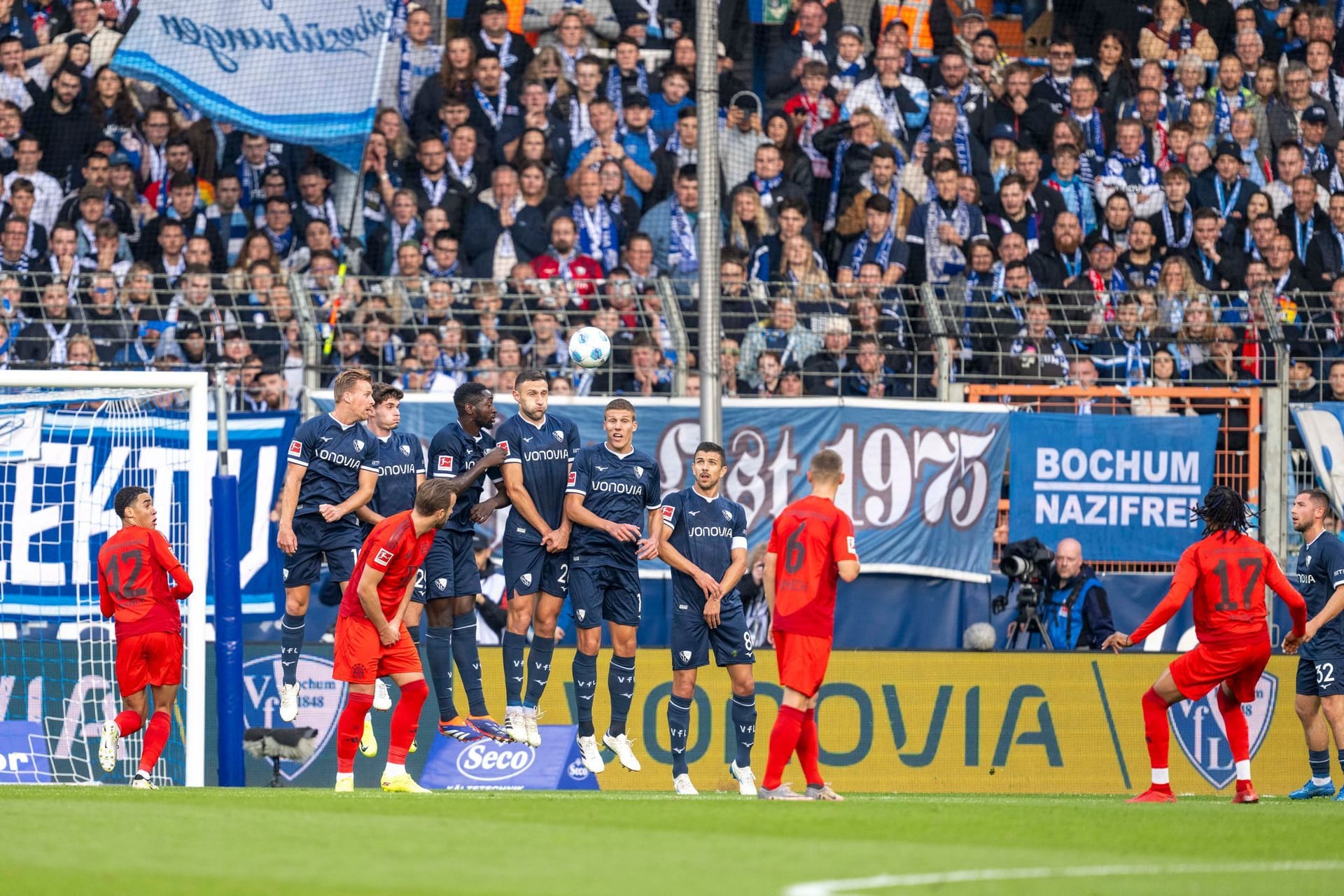 Bayern in Bochum: Der Rekordmeister geht früh in Führung.