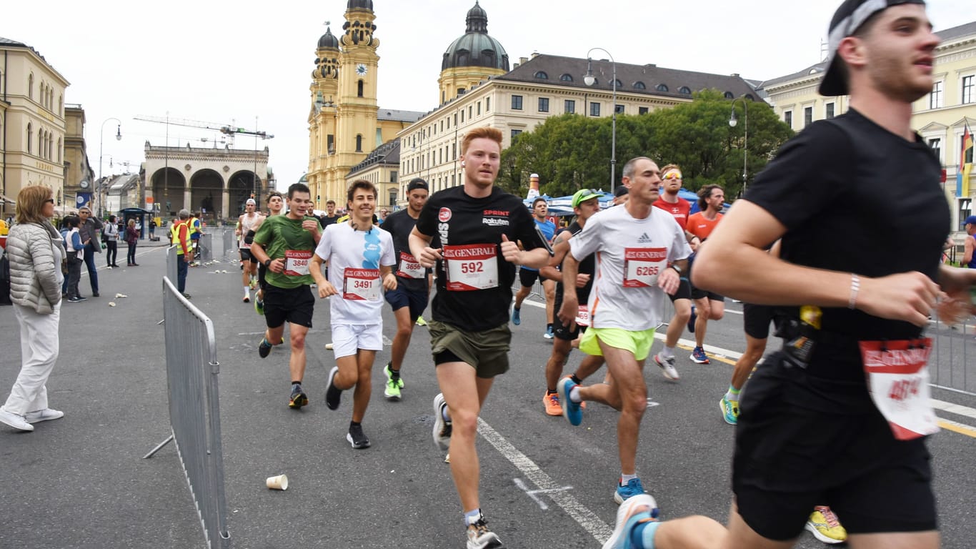 Läufer beim München Marathon 2023 (Archivbild): In diesem Jahr rechnen die Veranstalter mit bis zu 25.000 Teilnehmern.