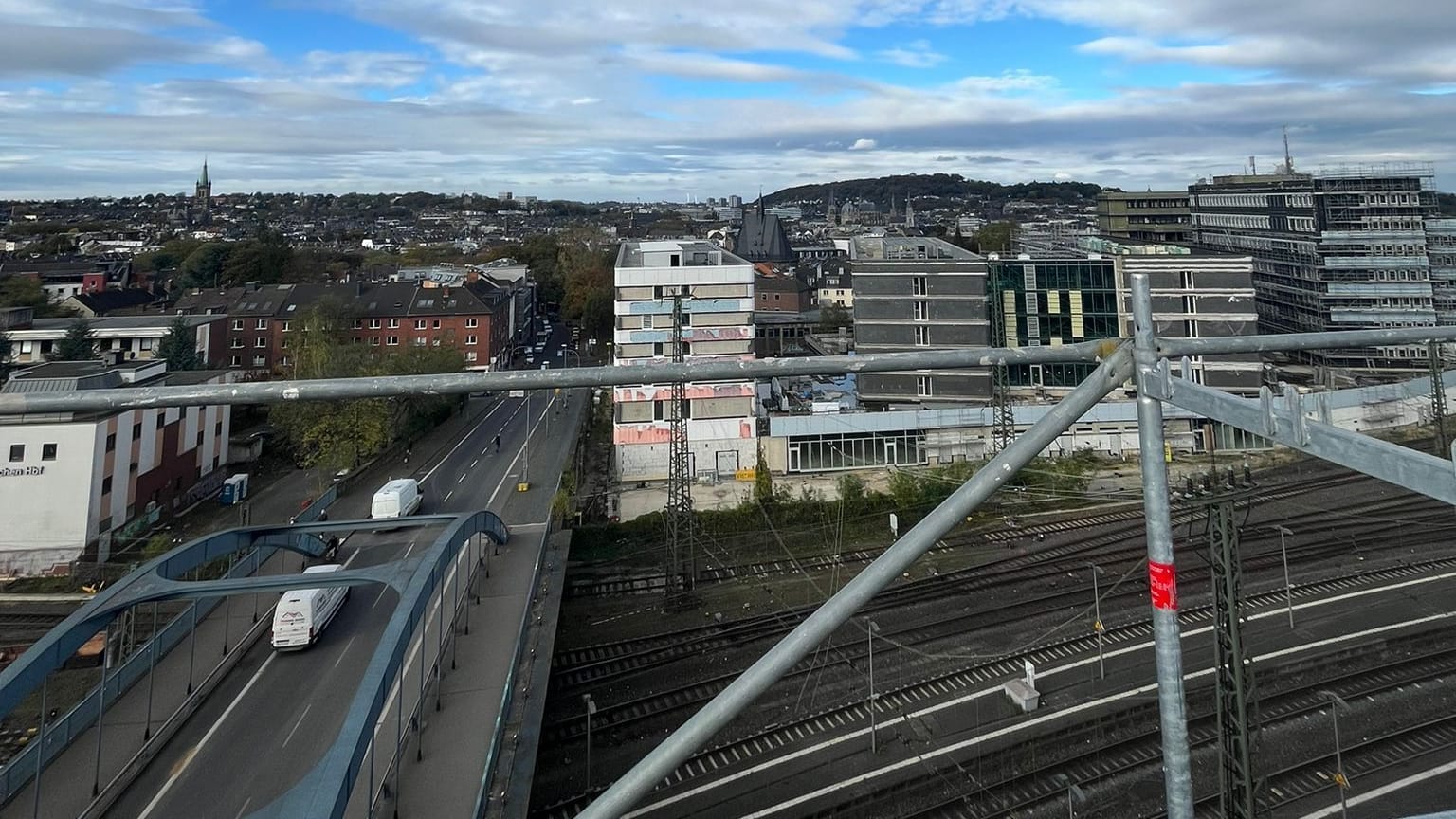 Der Blick vom "gewoge"-Wohnprojekt an der Burtscheider Brücke: In Zukunft sollen hier bis zu 400 Menschen leben.