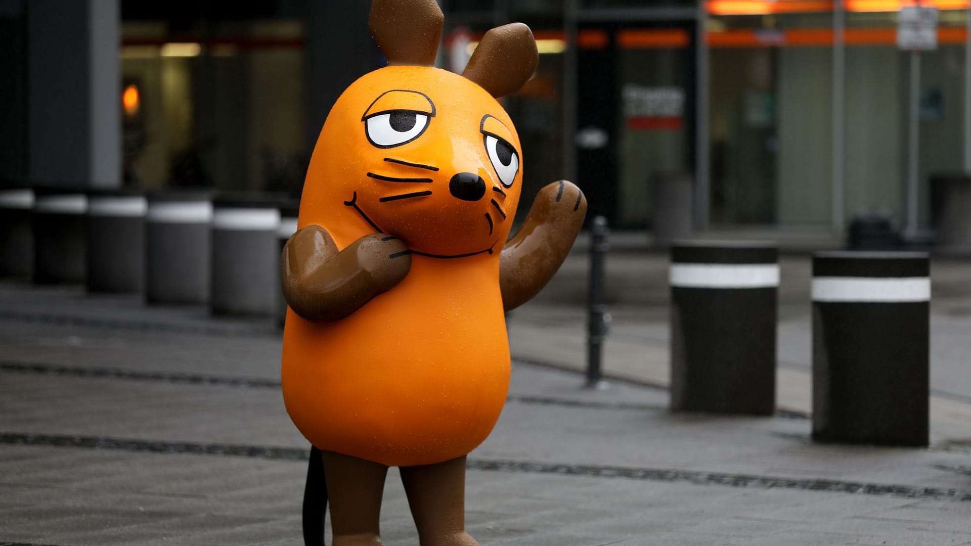 Die Maus-Figur vor dem WDR in Köln. (Archivfoto)