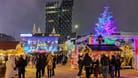 Santa Pauli, "Hamburgs geilster Weihnachtsmarkt" findet vom 11. November bis 23. Dezember auf dem Spielbudenplatz auf der Reeperbahn statt.