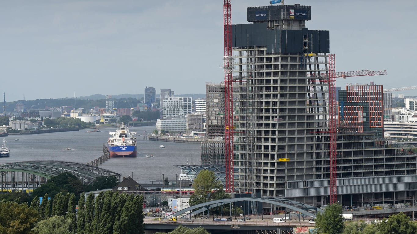 Die stillgelegte Baustelle des Elbtowers (Archivbild): Der Turm sollte Deutschlands dritthöchstes Gebäude werden.