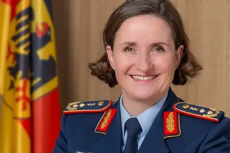 Nicole Schilling (Archivbild) wird die erste Drei-Sterne-Generalin der Bundeswehr.