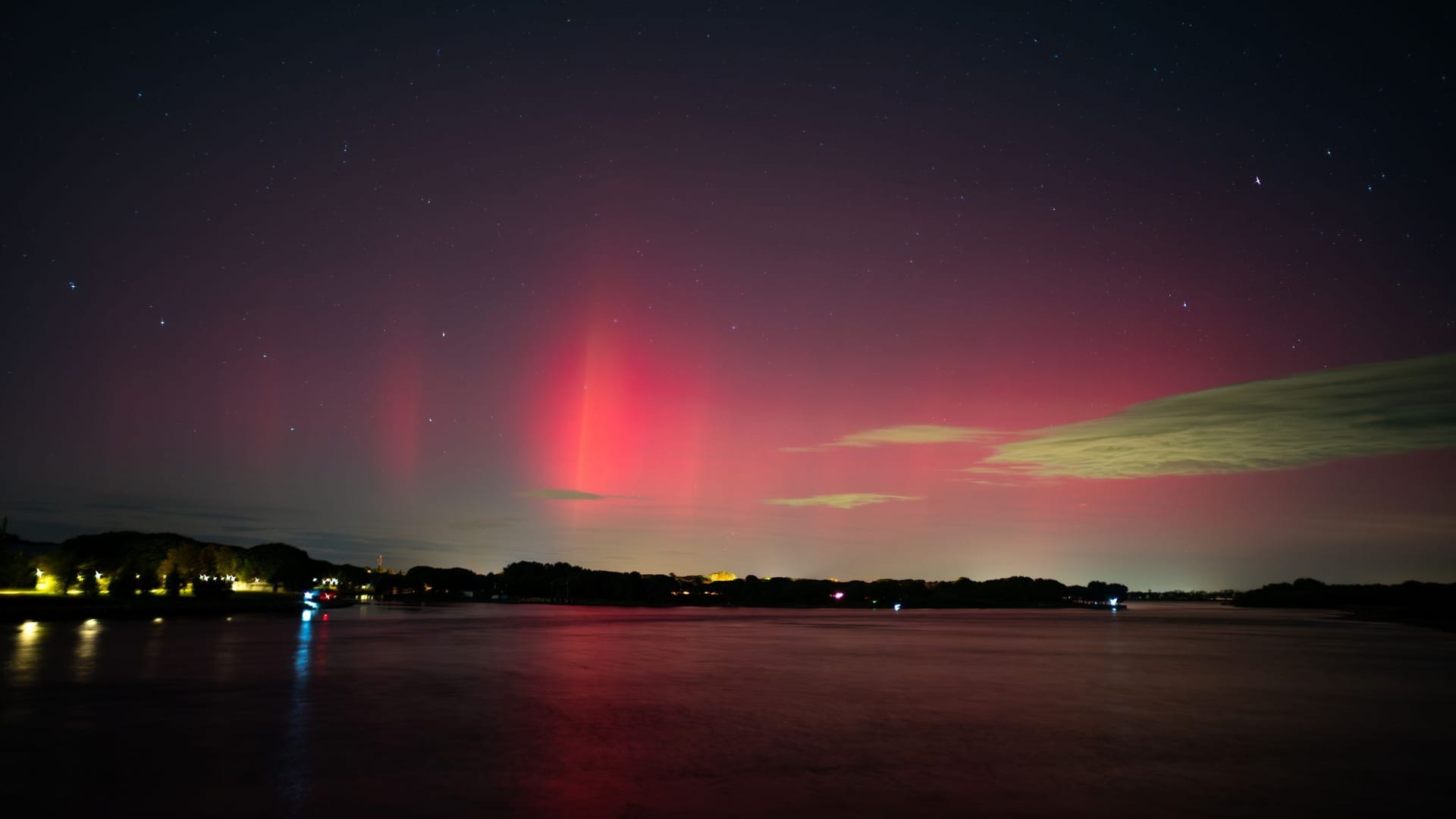 Polarlichter über dem Mittelmeer