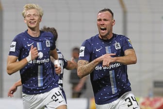 Patrick Hobsch (r.) und Raphael Schifferl (l.): Beide tauschten im Sommer das Unterhaching-Trikot gegen das der Münchner "Löwen".