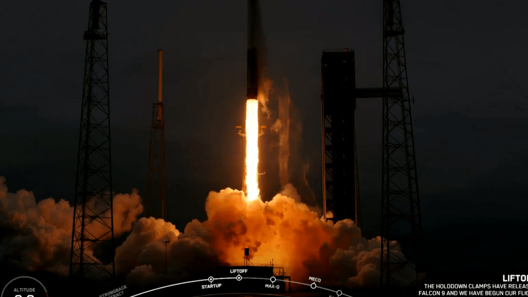 An Bord einer Falcon-9-Rakete: Die Mission Hera hebt erfolgreich ins All ab.