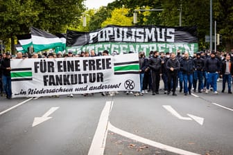 Demonstrationen vor Niedersachsen-Derby