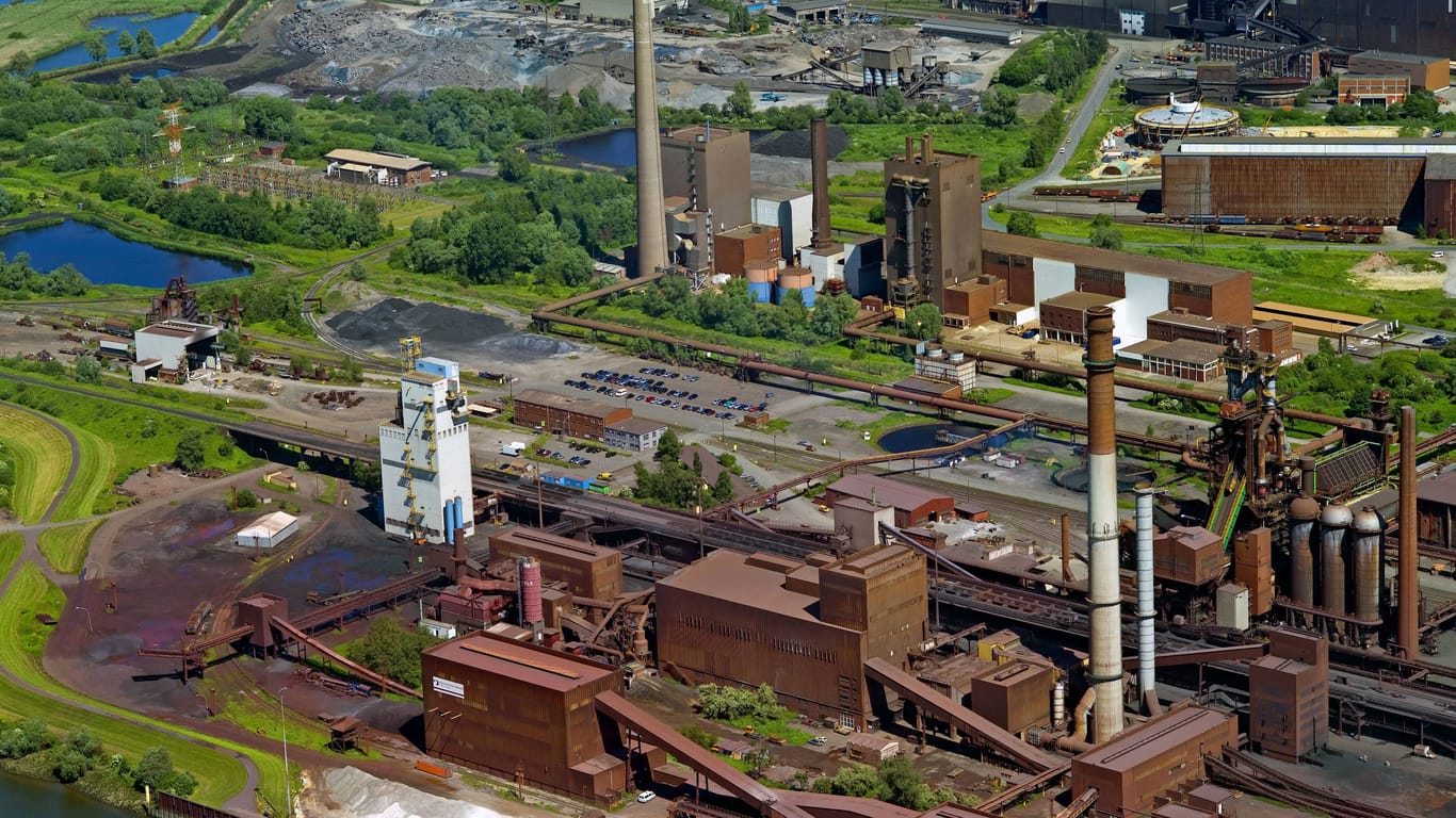 Luftaufnahme des Stahlwerks Arcelor Mittal (Archivfoto): Insbesondere für die geplante Dekarbonisierung des Stahlwerks ist die Genehmigung ein großer Fortschritt.