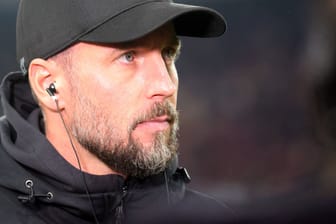 Sebastian Hoeneß: Der Trainer des VfB Stuttgart soll das Interesse von einem anderen Klub geweckt haben.