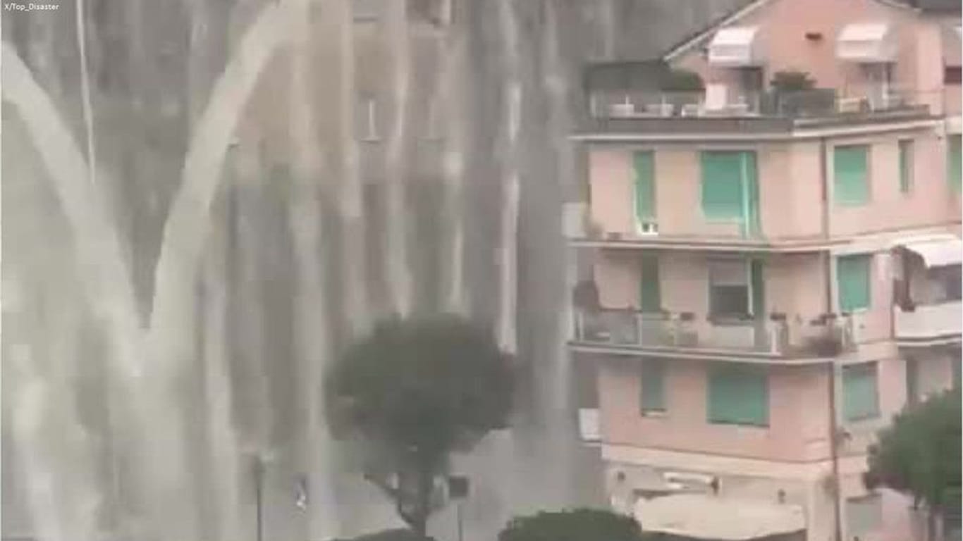 Eine Autobrücke nahe Genua wurde zum Wasserfall.