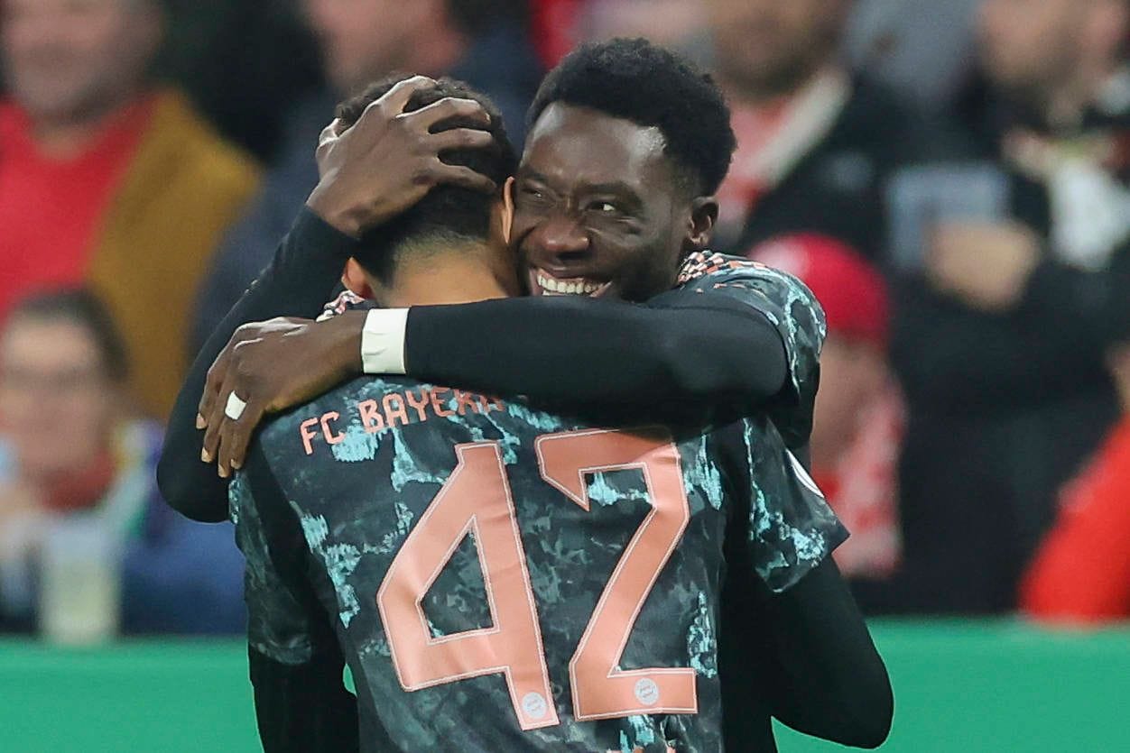 Alphonso Davies: Brachte den Ball vorm 1:0 in die Mitte. Erwischte insgesamt einen guten Start in die Partie und sorgte für viel Gefahr über die linke Seite. Das 3:0 bereitete er vor. Auch in der Defensive mit einigen staken Szenen. Gute Leistung. Note 2