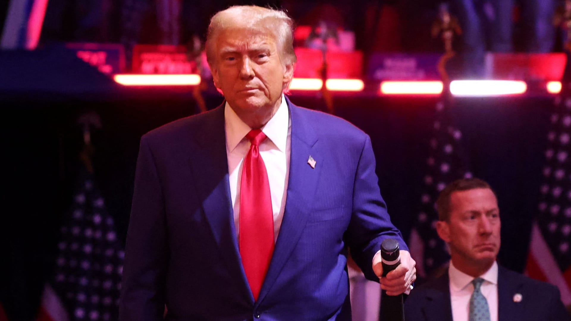 Donald Trump betritt seinen Box-Ring, den Madison Square Garden in New York.