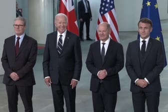 Starmer, Biden, Scholz und Macron sollen über die Lage in der Ukraine beraten.