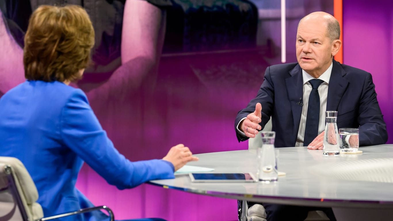 Maybrit Illner: Die ZDF-Talkmasterin spricht mit Bundeskanzler Olaf Scholz.