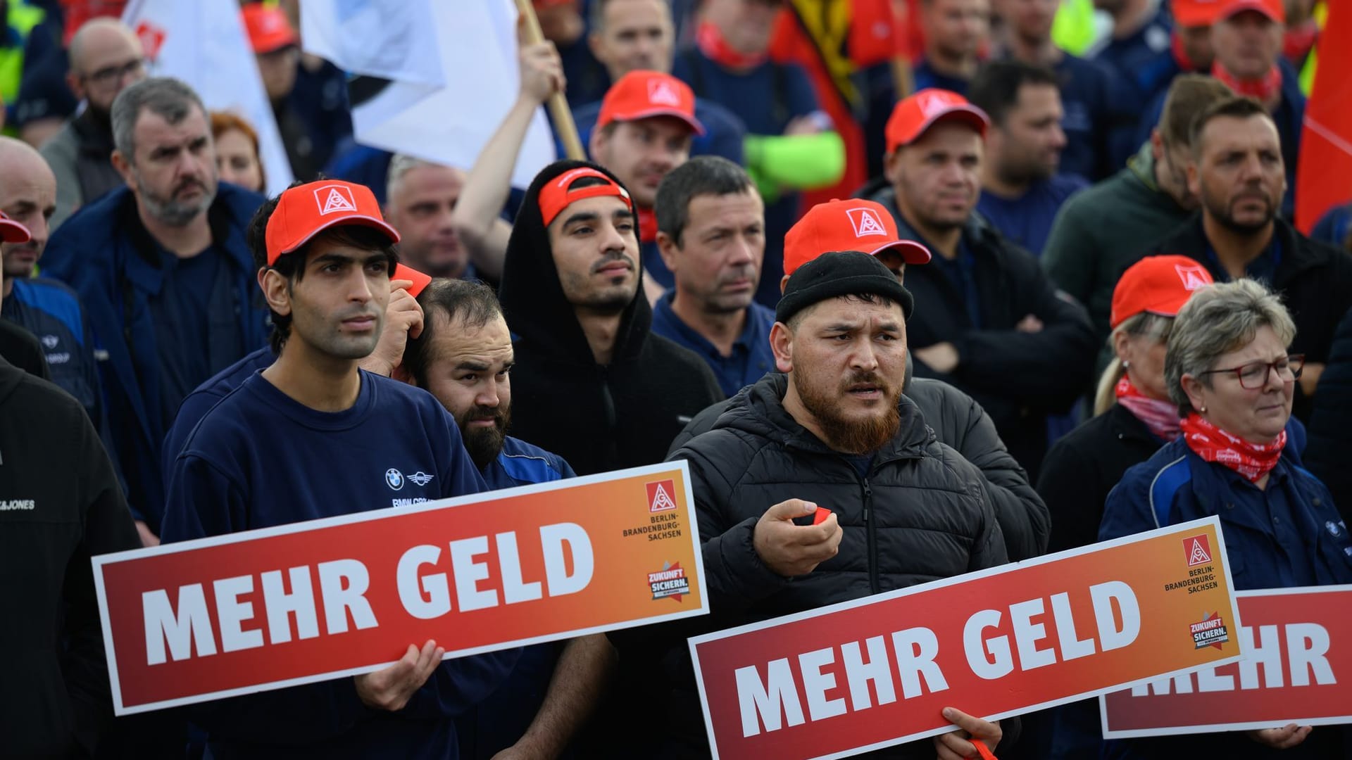 Warnstreiks in der Metall- und Elektroindustrie - BMW Leipzig