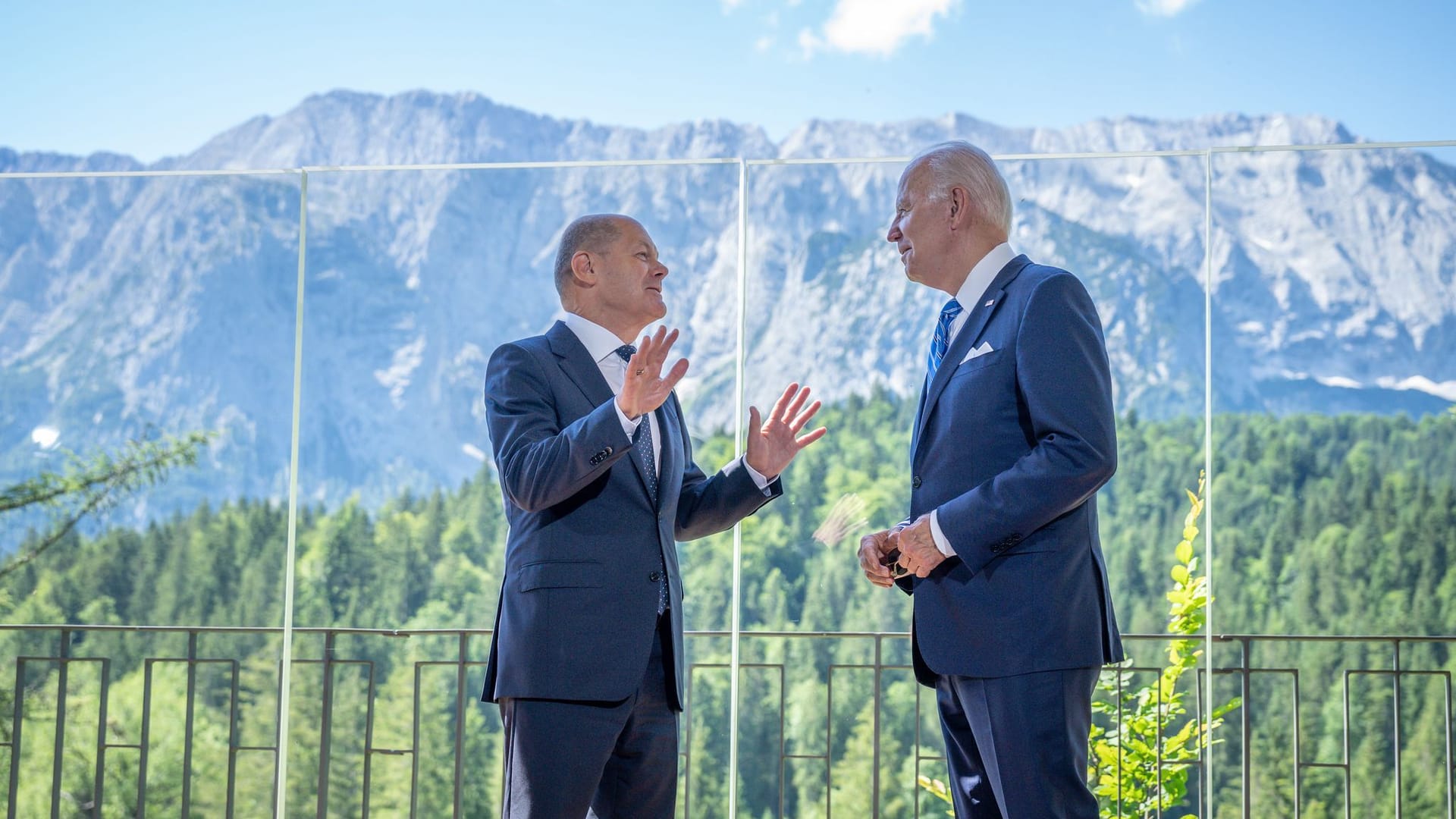 Joe Biden und Olaf Scholz auf Schloss Elmau