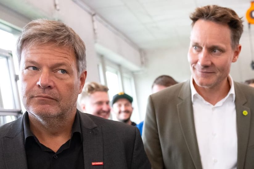 Robert Habeck (l) und Ludwig Hartmann Vizepräsident des bayerischen Landtags: Die Grünen befinden sich weiter im Umfrage-Tief.