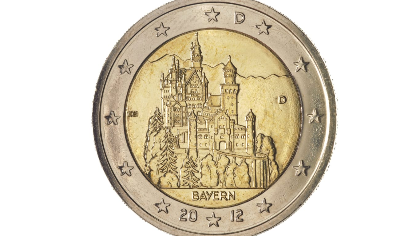 Eine Zwei-Euro-Münze mit dem Schloss Neuschwanstein: Die Auflage beträgt 30 Millionen Stück.