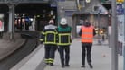 Auch die Feuerwehr ist im Hauptbahnhof im Einsatz.