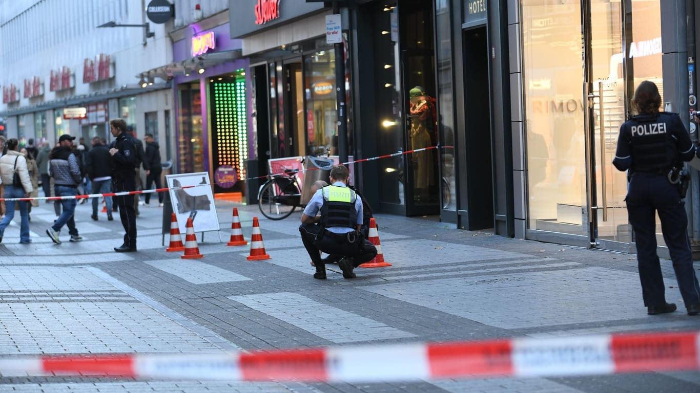 Tatort in der Innenstadt: Am Abend war hier die Spurensicherung im Einsatz.