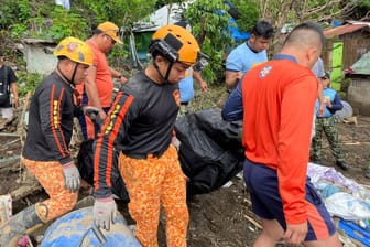 Nach dem Tropensturm Trami auf den Philippinen