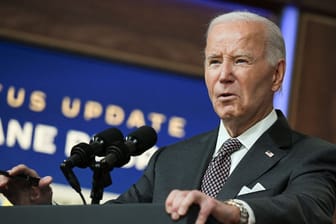 Joe Biden bei einer Pressekonferenz zu den Folgen von Hurrikan "Milton". Er kritisierte Donald Trump scharf für die Verbreitung von Unwahrheiten.