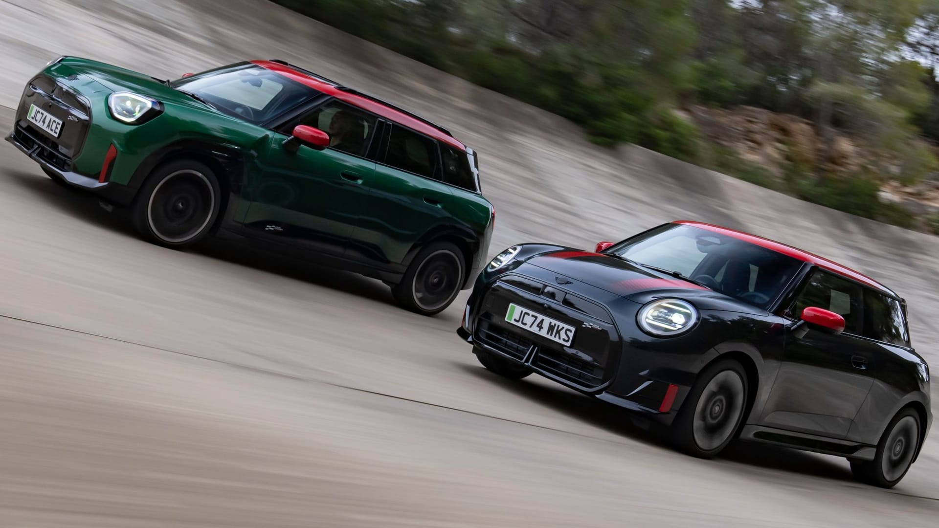 Elektrosportler: Mini Electric und Aceman fahren in der starken JCW-Version vor.