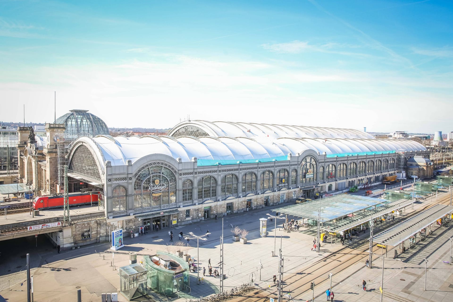 Blick auf den Dresdner Hauptbahnhof: