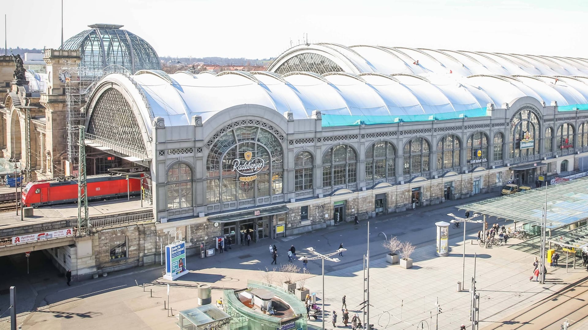 Blick auf den Dresdner Hauptbahnhof: