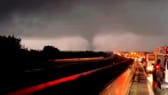 Tornado in Augenzeugen filmten einen Tornado in Valencia.