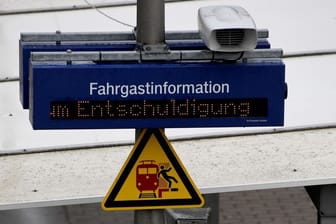 Wegen Sicherheitsbedenken fahren bis Freitag keine Züge zwischen Uelzen und Bremen. Ein Ersatzverkehr mit Bussen ist eingerichtet.