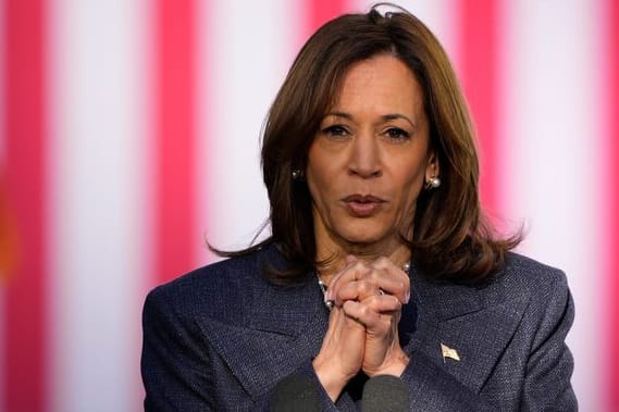 Kamala Harris während einer Wahlkampfveranstaltung im Washington Crossing Historic Park.