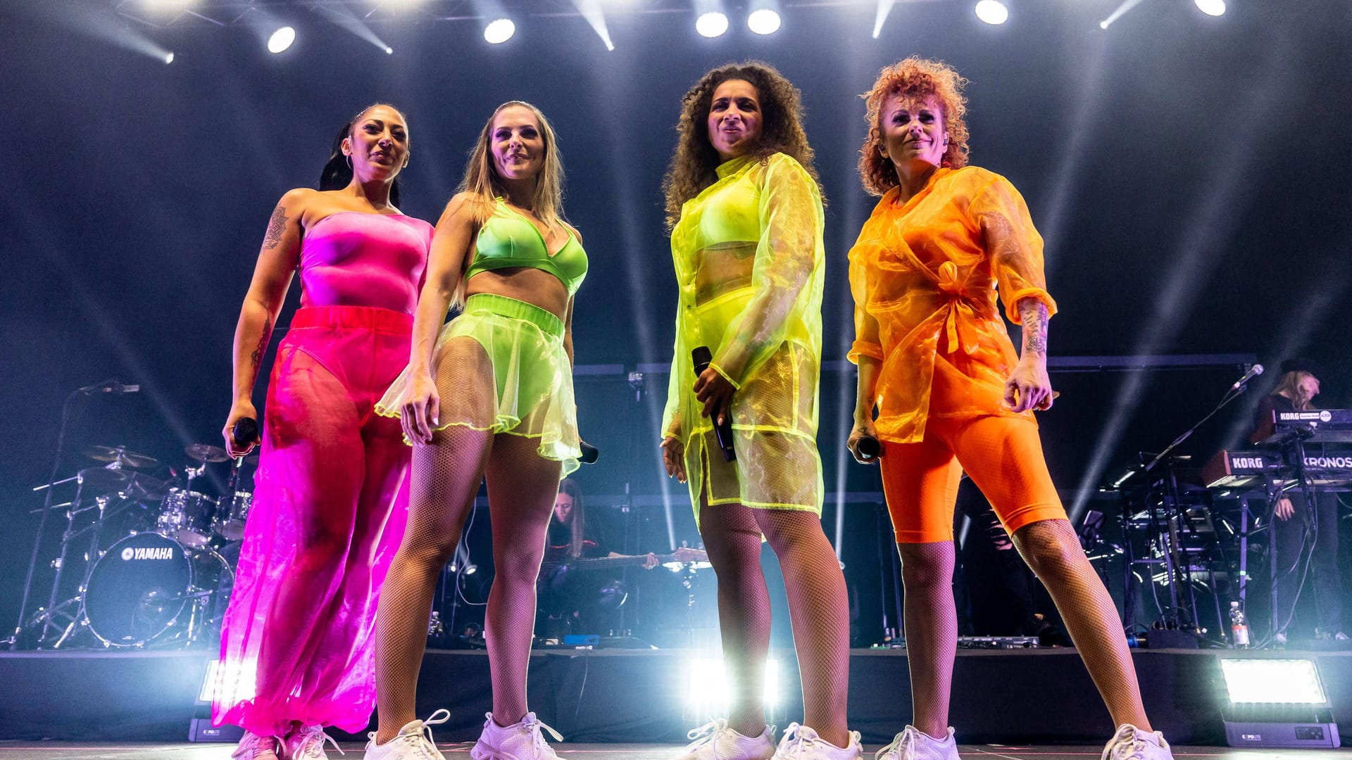 No Angels bei einem Auftritt im Jahr 2022 (Archivbild): Die Girlband geht im kommenden Jahr auf Tour.