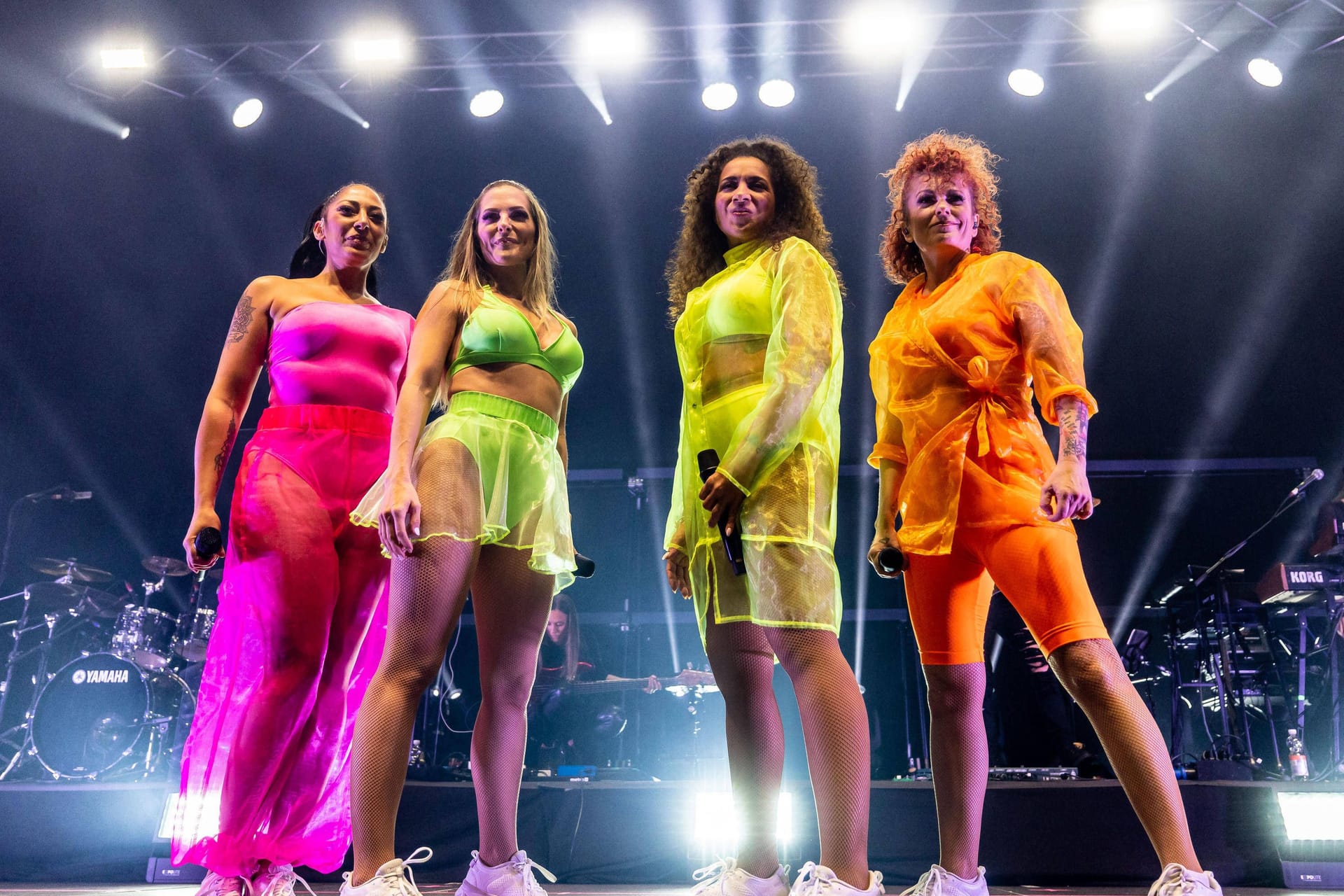 No Angels bei einem Auftritt im Jahr 2022 (Archivbild): Die Girlband geht im kommenden Jahr auf Tour.