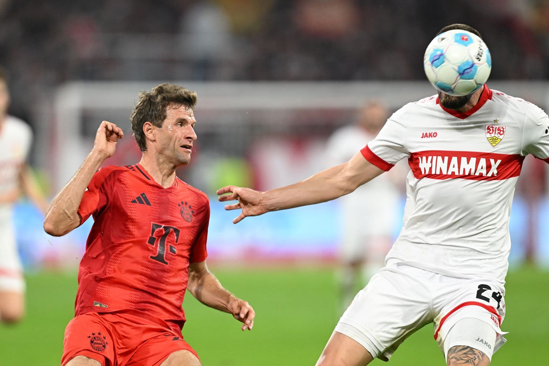 Thomas Müller: Rückte für den noch angeschlagenen Musiala in die Startelf. Gute Bälle auf Guerreiro (8.), die beide zu guten Möglichkeiten führten. Legte vorm 2:0 stark auf Kane ab. Insgesamt eine ordentliche Leistung. Note 2