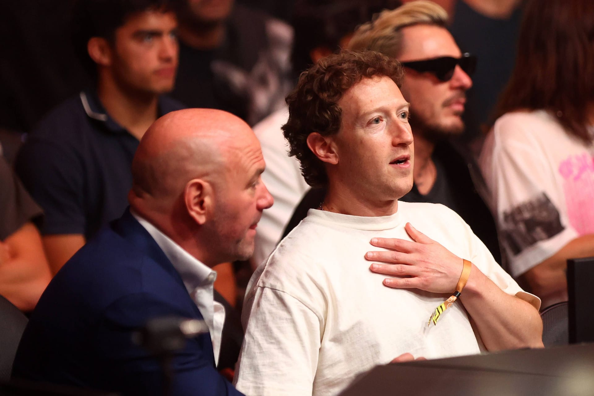 Mark Zuckerberg bei einer Kampfsport-Veranstaltung ins Las Vegas: Der Meta-Chef hat nun einen einmaligen Porsche.