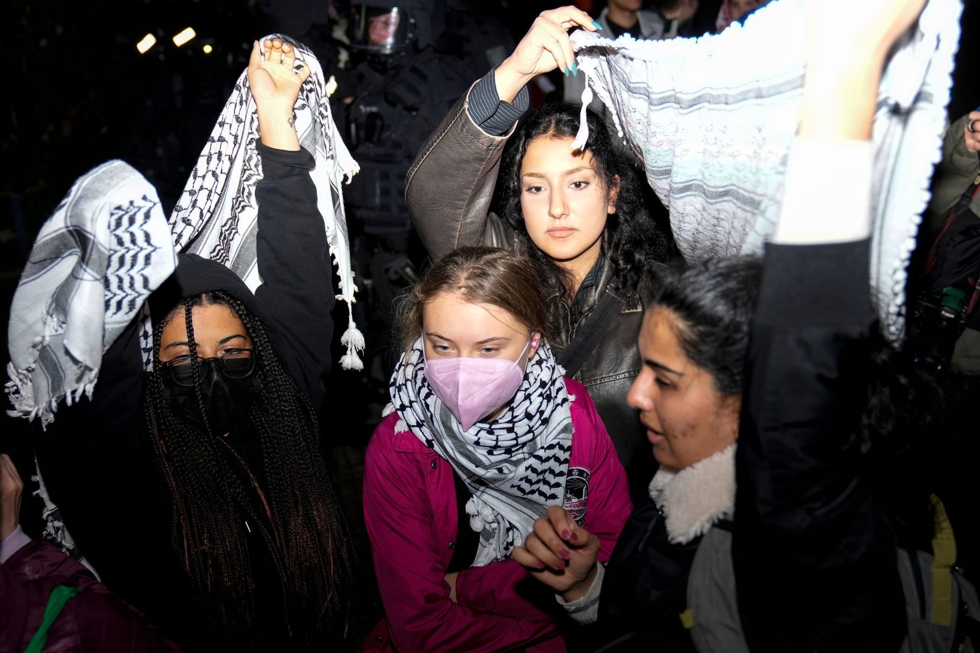 Berlin: Klimaaktivistin Greta Thunberg nahm am Montag an einer Pro-Palästina-Demo in Berlin teil.