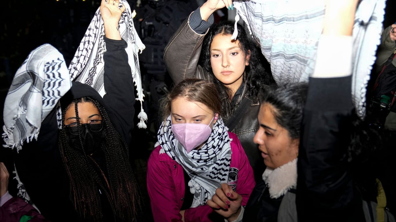 Berlin: Klimaaktivistin Greta Thunberg nahm am Montag an einer Pro-Palästina-Demo in Berlin teil.