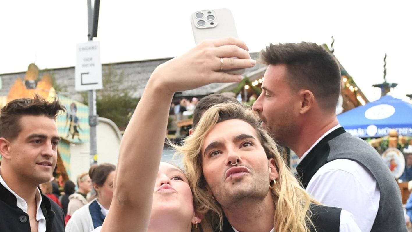 Zeit für Selfies mit seinen Fans hatte Kaulitz bei seinem Wiesnbesuch trotz des Rummels dann doch.